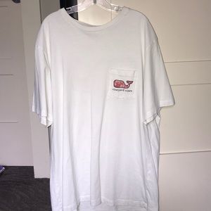 vineyard vines t-shirt